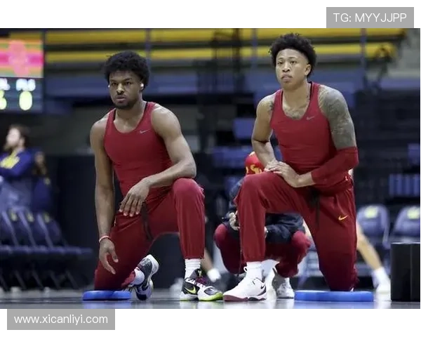 夸梅质疑布朗尼场上表现称心脏恢复但跑位意识存疑