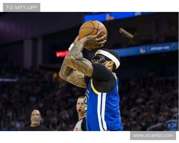 小佩顿分享比赛策略：传球给库里并为他设置挡拆的有效战术